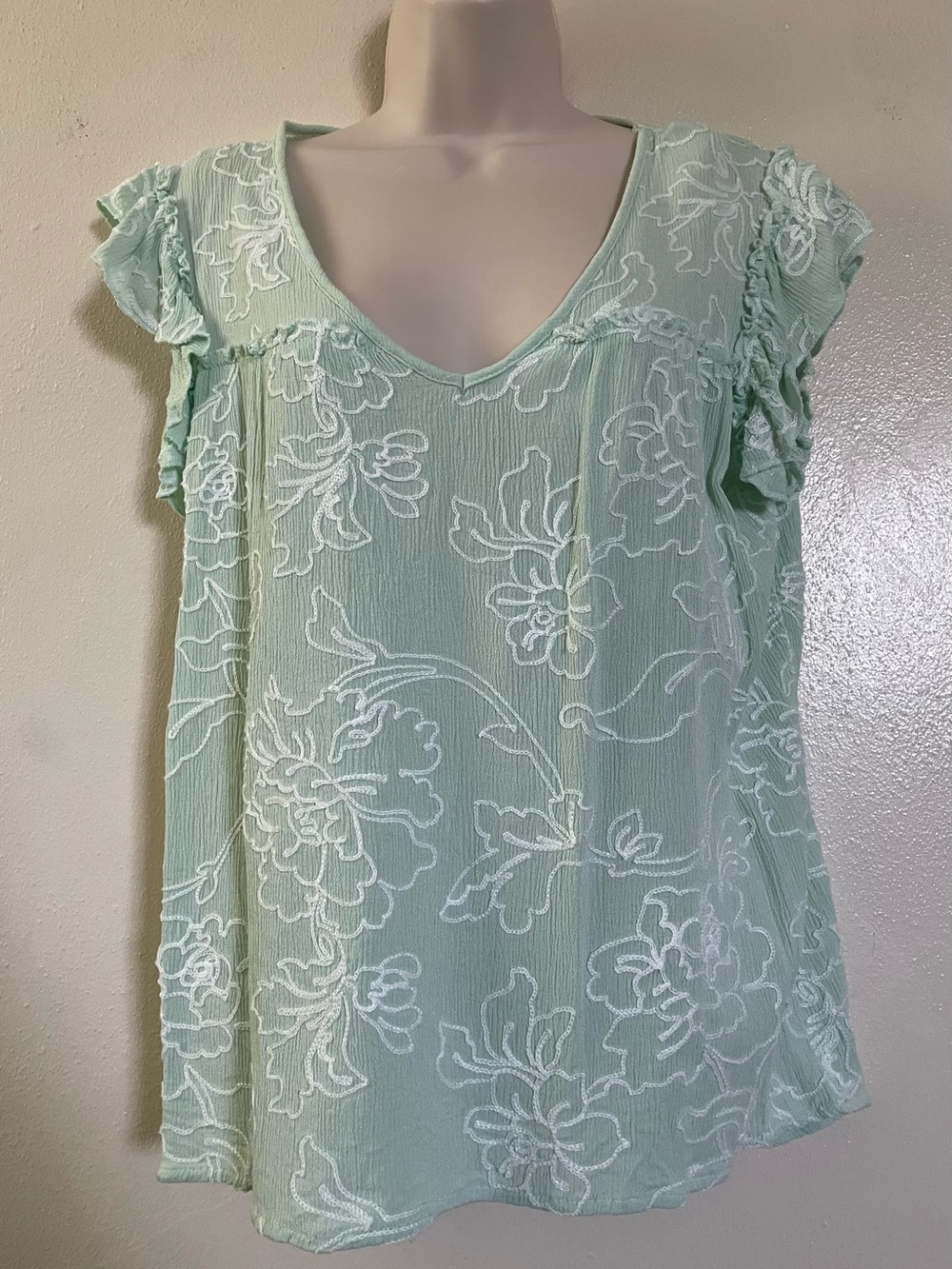 Women's Mint Green Floral Embroidered V-Neck Blouse